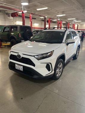 2022 Toyota RAV4 XLE
