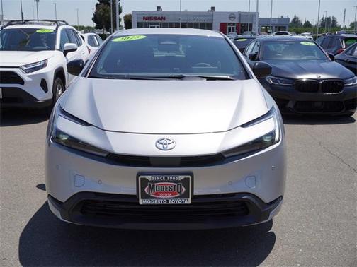 2025 Toyota Prius LE