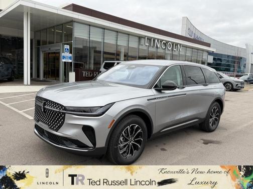 Silver Radiance Metallic Clearcoat 2026 Lincoln Nautilus Premiere