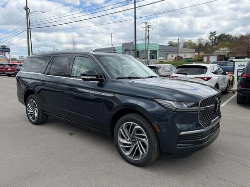 Flight Blue Metallic Clearcoat 2026 Lincoln Navigator Reserve