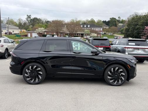 Black Metallic 2026 Lincoln Nautilus Reserve
