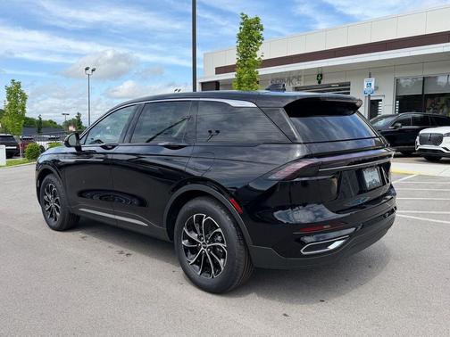 Infinite Black Metallic Clearcoat 2026 Lincoln Nautilus Premiere