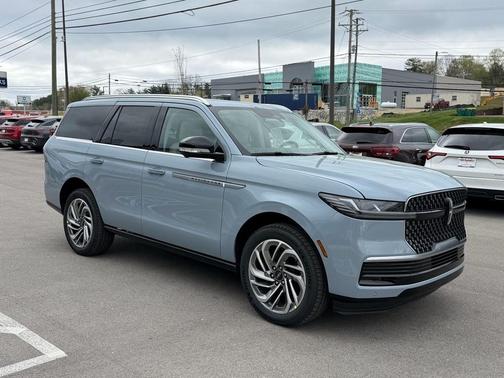 Gray Mist Metallic Tri-Coat 2026 Lincoln Navigator Reserve