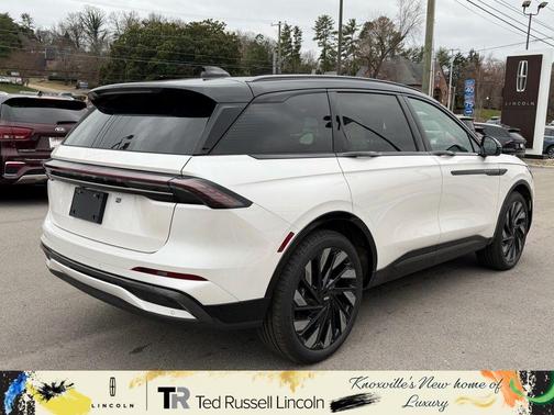 White Platinum Metallic Tri-Coat 2026 Lincoln Nautilus Reserve