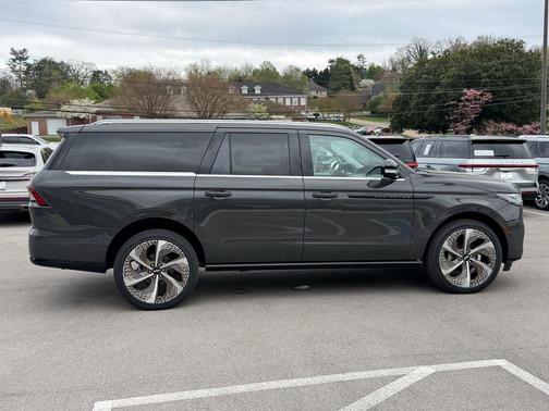 Chroma Caviar Dark Gray Metallic Clearcoat 2026 Lincoln Navigator Black Label
