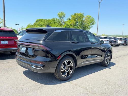 Infinite Black Metallic Clearcoat 2026 Lincoln Nautilus Premiere