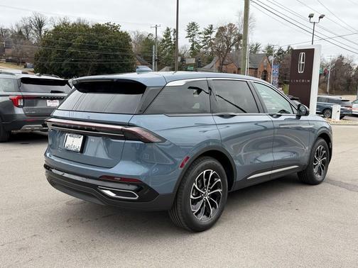 Whisper Blue Metallic Clearcoat 2026 Lincoln Nautilus Reserve