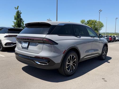 Gray Matter Metallic Clearcoat 2026 Lincoln Nautilus Premiere