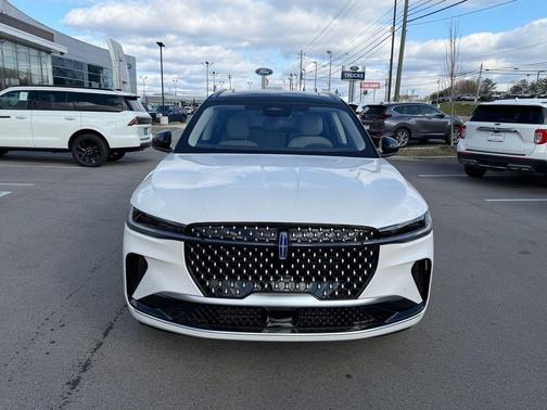 White Platinum Metallic Tri-Coat 2026 Lincoln Nautilus Reserve