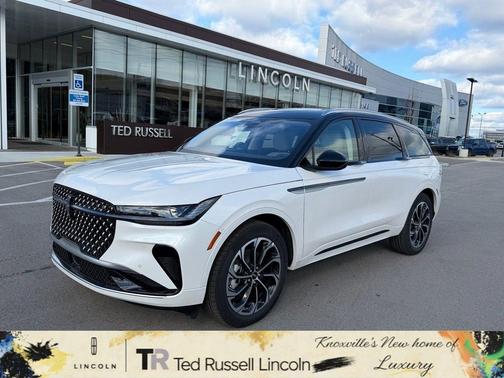 White Platinum Metallic Tri-Coat 2026 Lincoln Nautilus Reserve