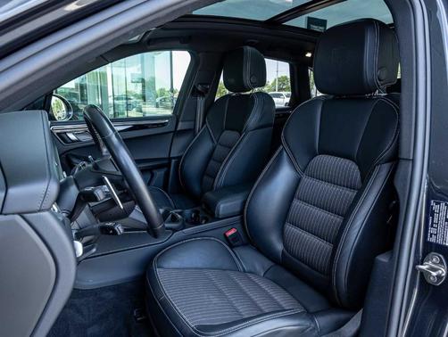 2023 Porsche Macan T