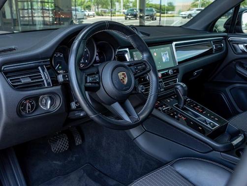 2023 Porsche Macan T