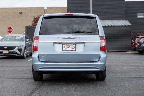 2013 Chrysler Town & Country Touring