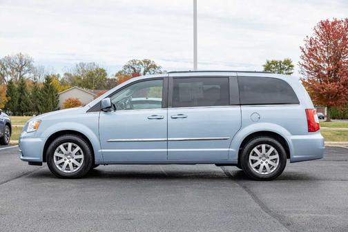2013 Chrysler Town & Country Touring