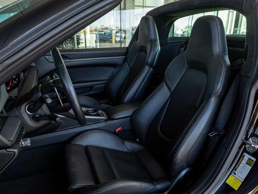 2022 Porsche 911 Targa