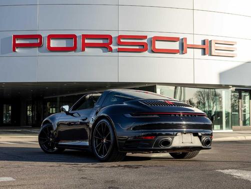 2022 Porsche 911 Targa