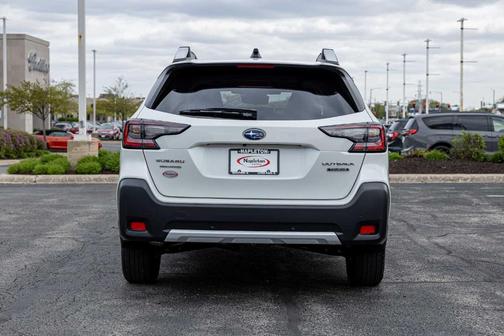 Crystal White Pearl 2024 Subaru Outback Touring