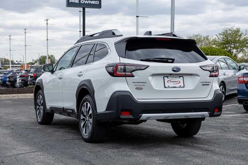 Crystal White Pearl 2024 Subaru Outback Touring
