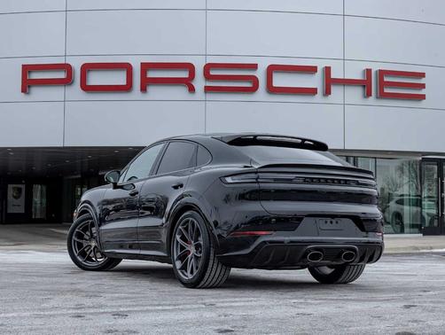 2026 Porsche Cayenne GTS