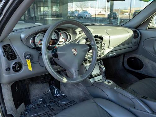 2003 Porsche 911 Carrera 4