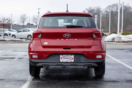 2023 Hyundai VENUE SEL