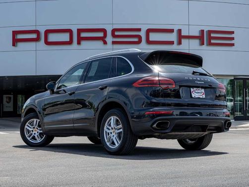 2016 Porsche Cayenne Base
