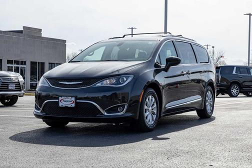 2019 Chrysler Pacifica Touring-L