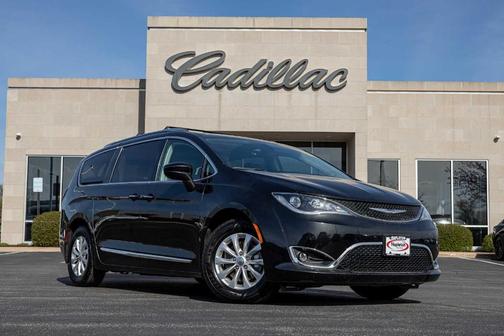2019 Chrysler Pacifica Touring-L