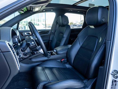 2022 Porsche Cayenne Platinum Edition