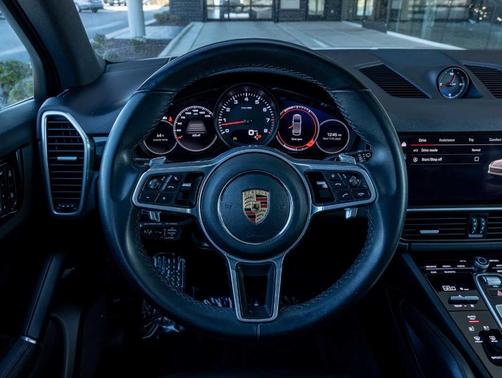 2022 Porsche Cayenne Platinum Edition
