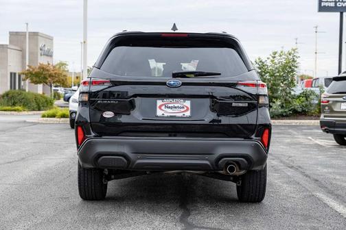 Crystal Black Silica 2025 Subaru Forester Hybrid Touring