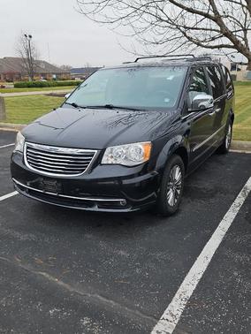 2013 Chrysler Town & Country Touring-L