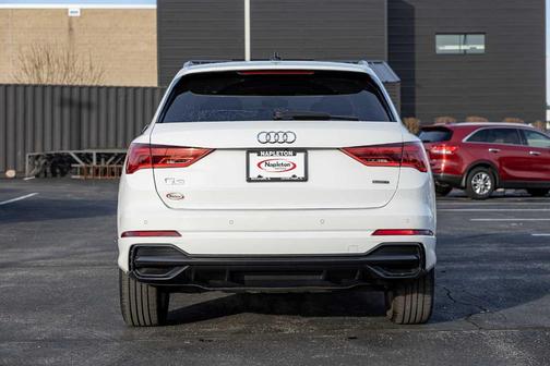 2022 Audi Q3 45 S line Premium