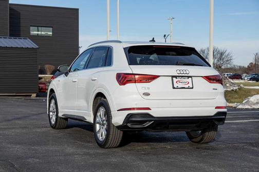 2022 Audi Q3 45 S line Premium