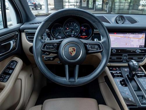 Carrara White Metallic 2023 Porsche Macan