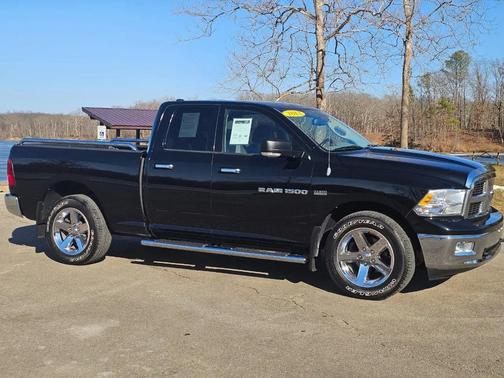 2012 RAM 1500 4WD Quad Cab 140.5'' Big Horn