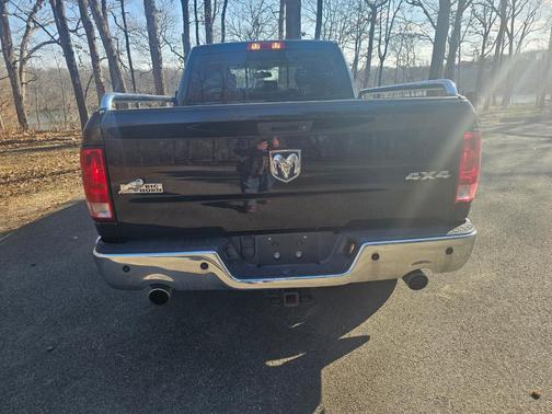 2012 RAM 1500 4WD Quad Cab 140.5'' Big Horn