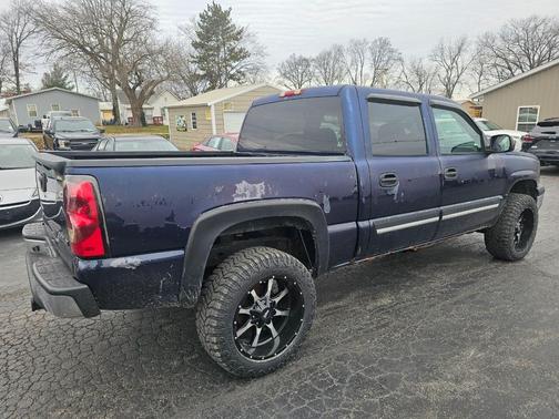 2005 Chevrolet Silverado 1500 LS Crew Cab