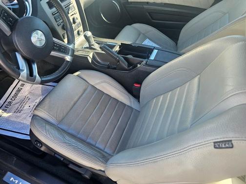 2012 Ford Mustang V6 Premium