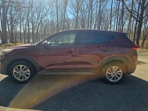 2017 Hyundai TUCSON SE