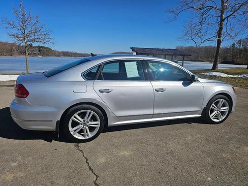 2015 Volkswagen Passat 2.0L TDI DSG SE w/Sunroof
