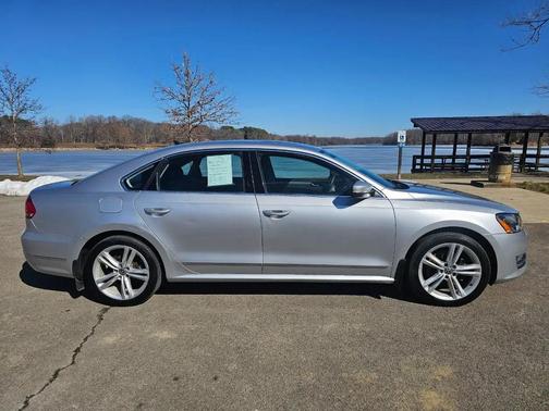 2015 Volkswagen Passat 2.0L TDI DSG SE w/Sunroof