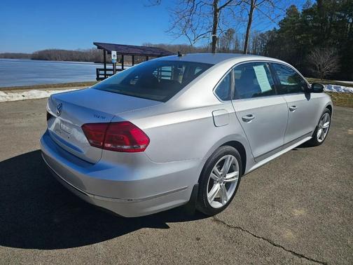 2015 Volkswagen Passat 2.0L TDI DSG SE w/Sunroof