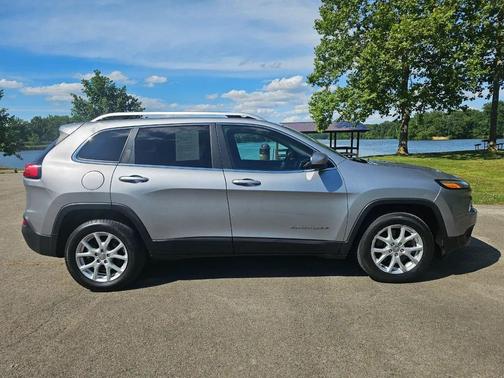 Silver 2014 Jeep Cherokee Latitude