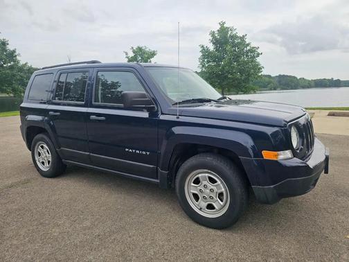 Blue 2016 Jeep Patriot Sport