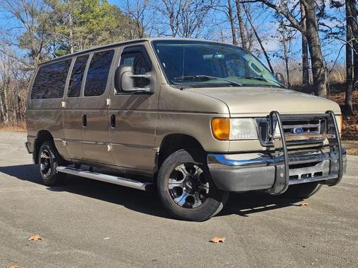 2007 Ford E350 Super Duty XL Wagon