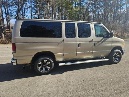 2007 Ford E350 Super Duty XL Wagon