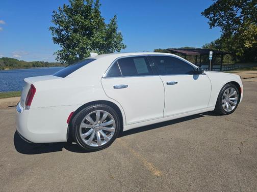 2018 Chrysler 300 Limited