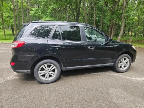 Phantom Black Metallic 2010 Hyundai SANTA FE Limited
