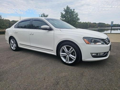 2015 Volkswagen Passat 1.8T Auto SEL Premium